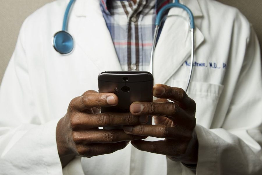 HIPAA-compliant remote patient monitoring app for iOS and Android